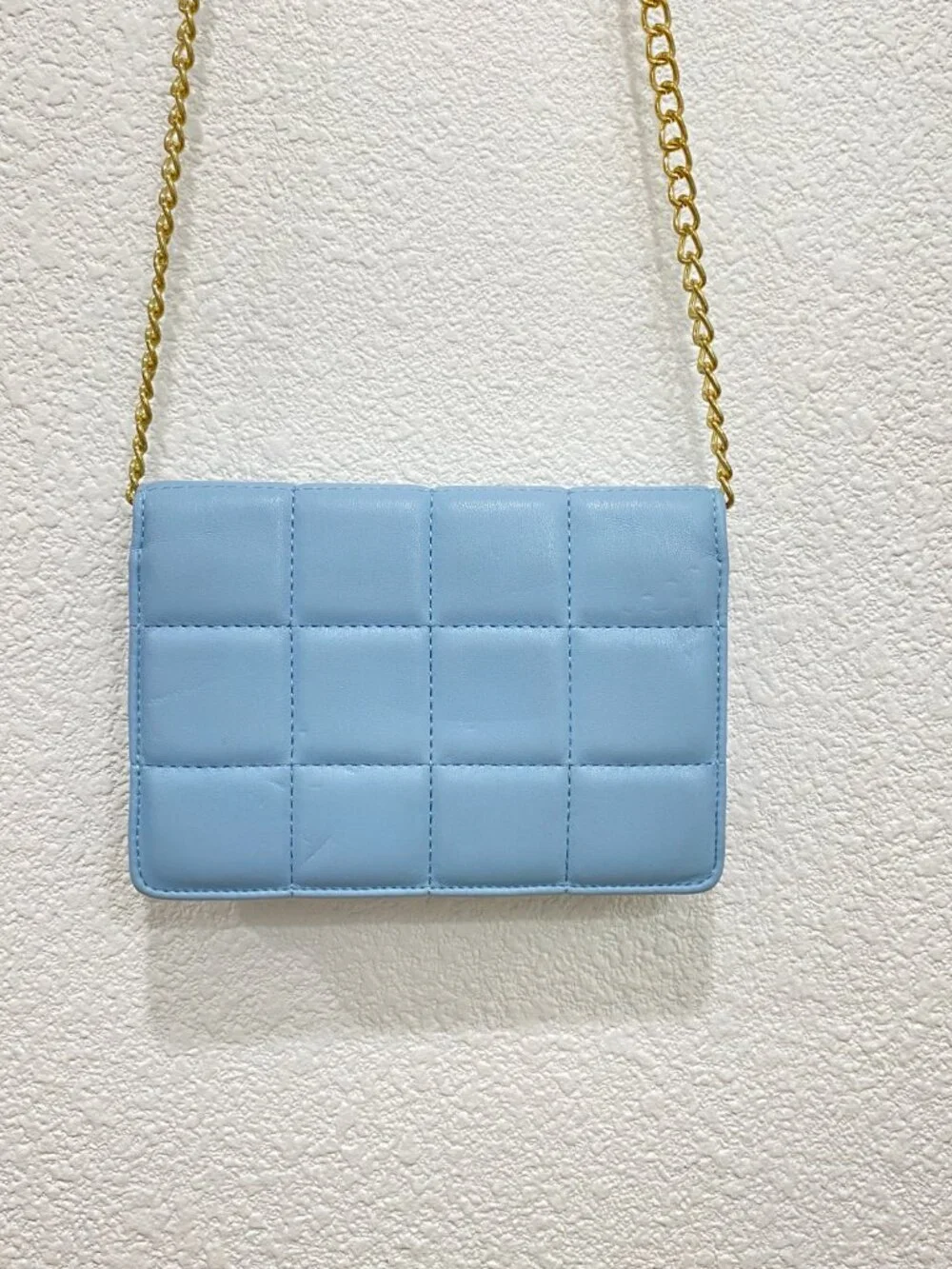 Light Blue Quilted Crossbody Bag Gold Chain Strap Purse - Picture 4 of 13